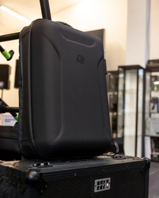 🎒 DJBAG HARD BACKPACK – pro ty, co žijí hudbou. Tvrdý zvenku, promyšlený uvnitř. Perfektní ochrana pro tvoji DJ techniku,...